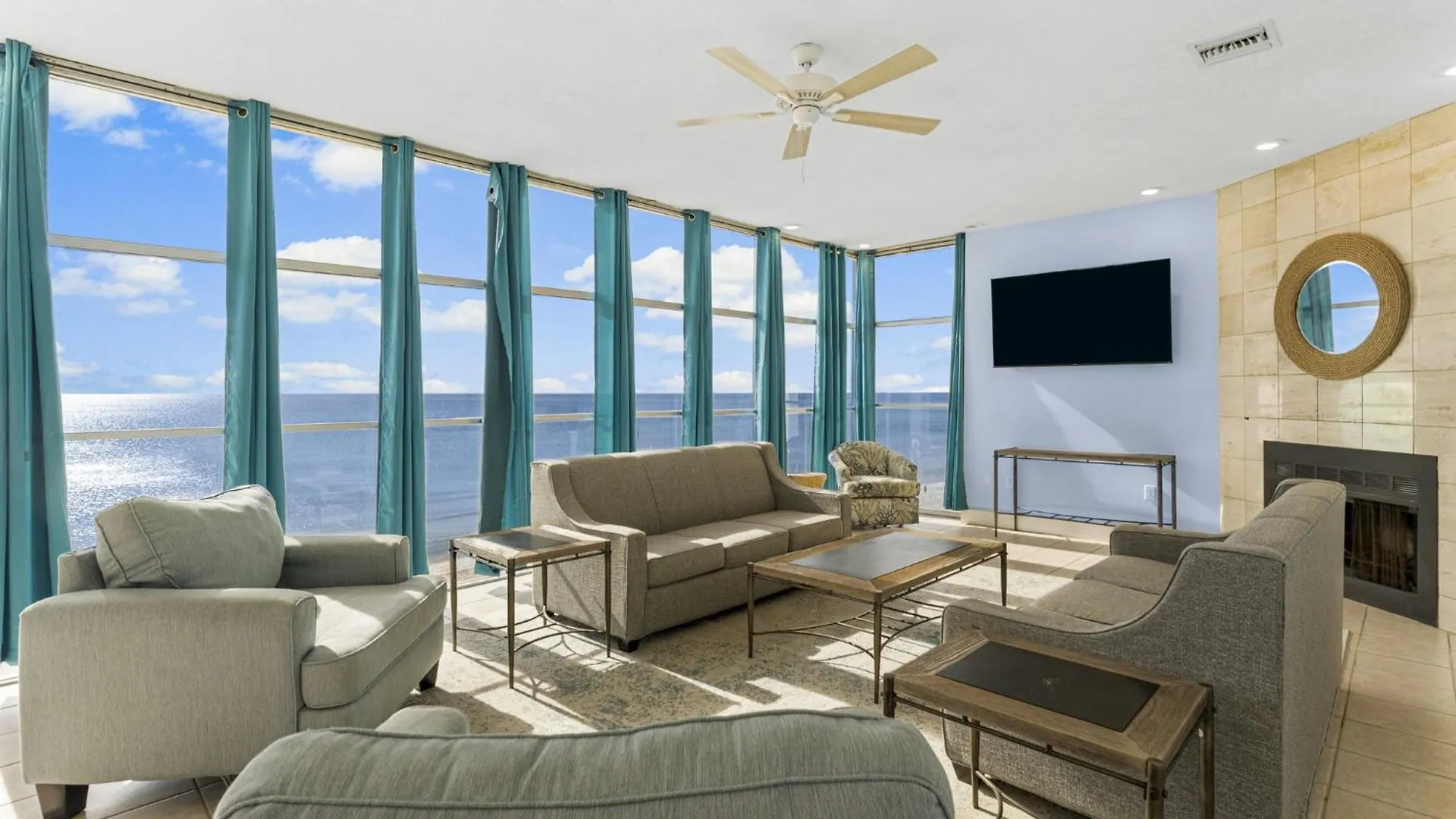 Sharkys Retreat 701 Condo location